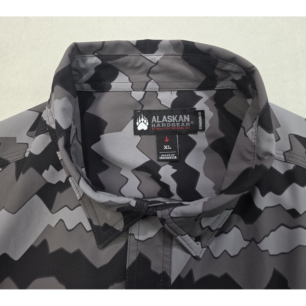 Alaskan Hardgear Shirt Men XL‎ LIMITED USE Abstract Camo Short Sleeve Snap Close